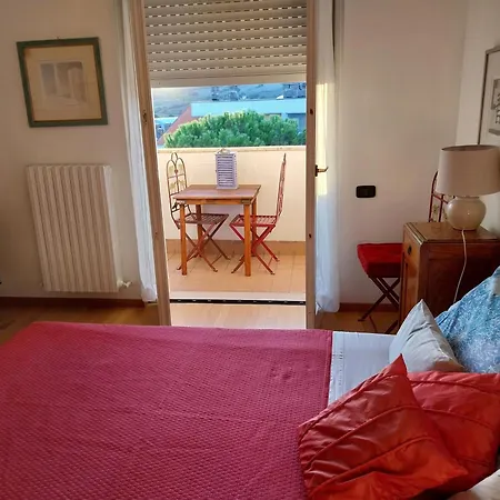 My b&b - Strada Vecchia del Pinocchio 3/B-3